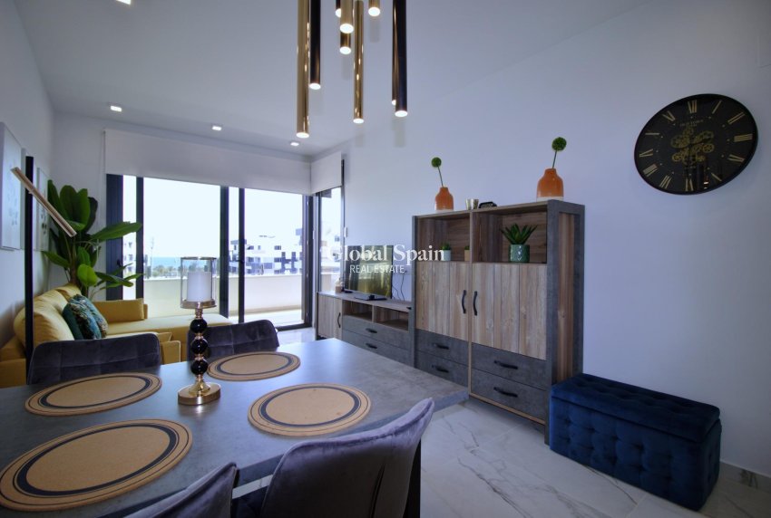 Wederverkoop - APPARTEMENT -
ORIHUELA COSTA - Punta Prima
