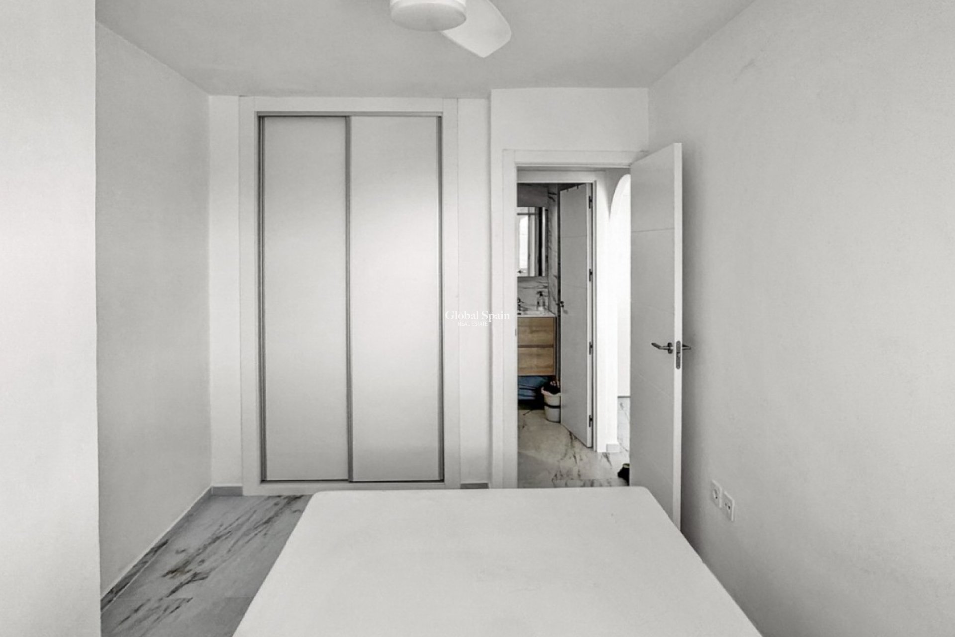 Wederverkoop - APPARTEMENT -
ORIHUELA COSTA - Punta Prima