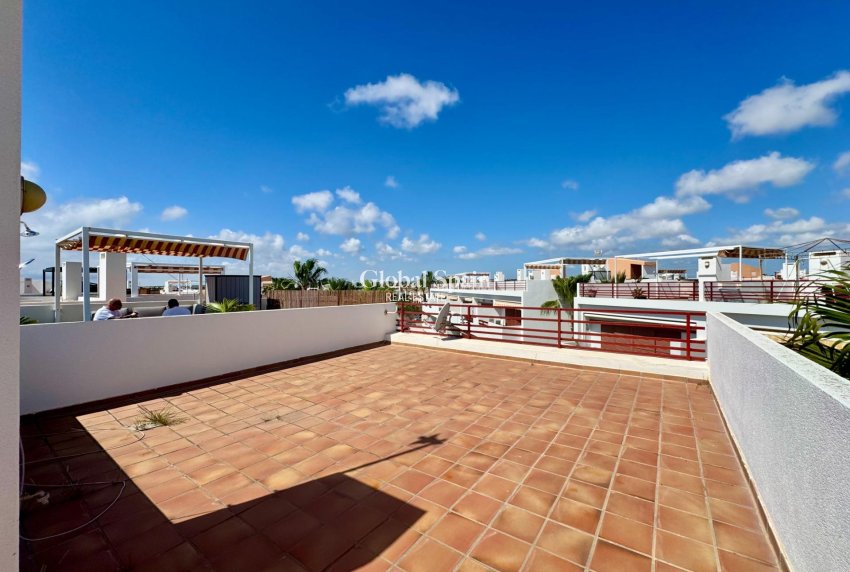 Wederverkoop - APPARTEMENT -
ORIHUELA COSTA - Punta Prima