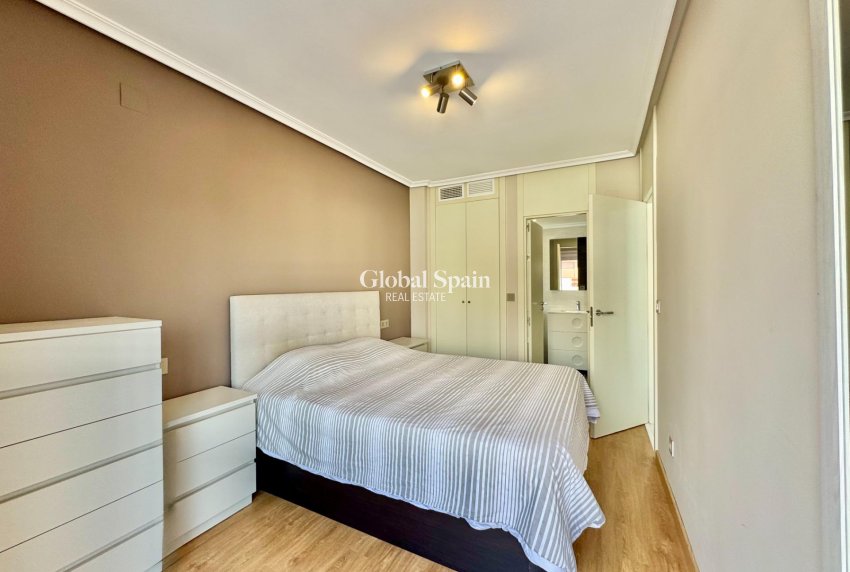 Wederverkoop - APPARTEMENT -
ORIHUELA COSTA - Punta Prima