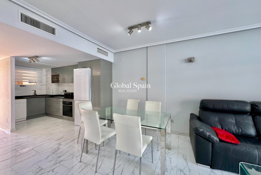 Wederverkoop - APPARTEMENT -
ORIHUELA COSTA - Punta Prima
