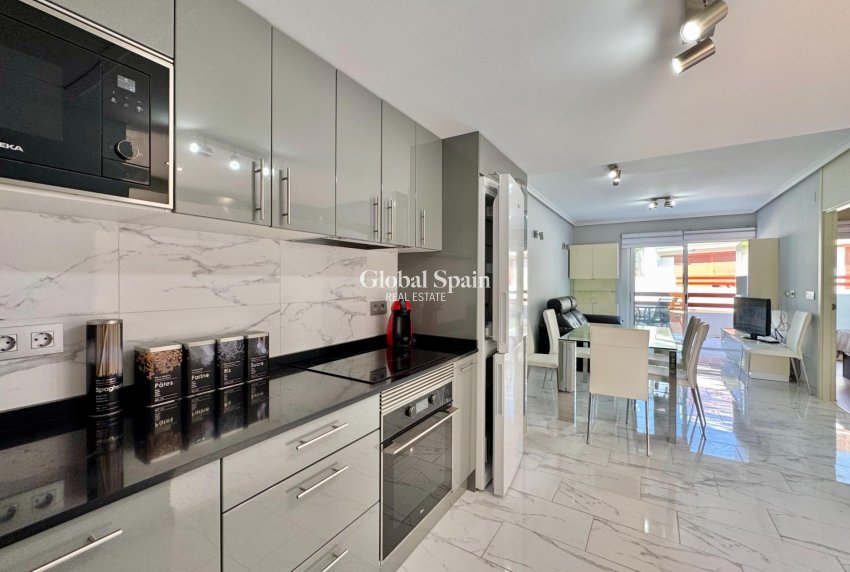 Wederverkoop - APPARTEMENT -
ORIHUELA COSTA - Punta Prima