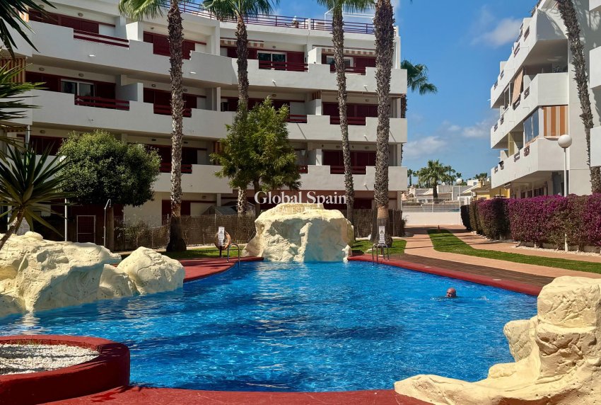 Wederverkoop - APPARTEMENT -
ORIHUELA COSTA - Punta Prima
