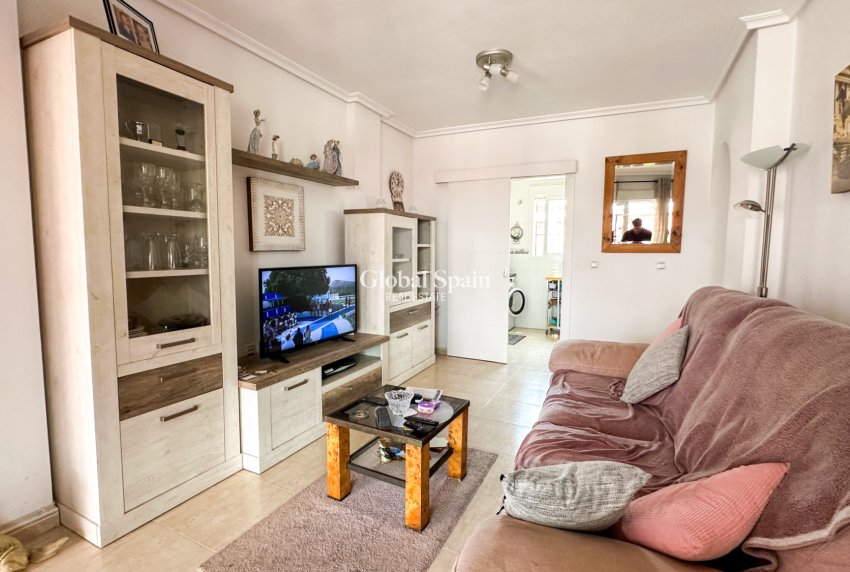 Wederverkoop - APPARTEMENT -
ORIHUELA COSTA - Punta Prima