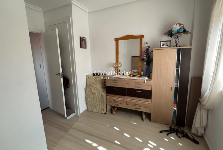 Wederverkoop - APPARTEMENT -
ORIHUELA COSTA - Punta Prima