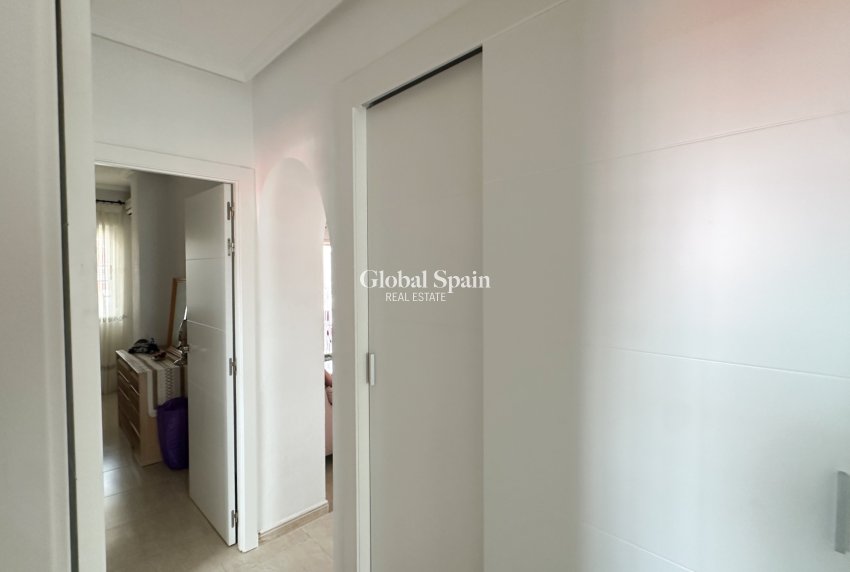 Wederverkoop - APPARTEMENT -
ORIHUELA COSTA - Punta Prima