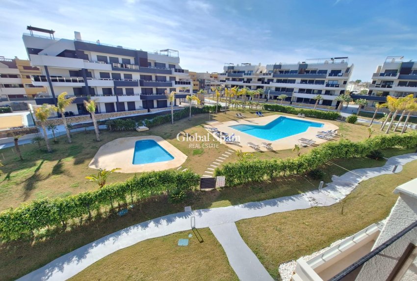Wederverkoop - APPARTEMENT -
ORIHUELA COSTA - Punta Prima