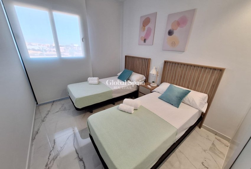 Wederverkoop - APPARTEMENT -
ORIHUELA COSTA - Punta Prima