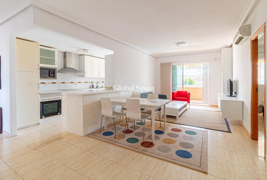 Wederverkoop - APPARTEMENT -
ORIHUELA COSTA - Punta Prima