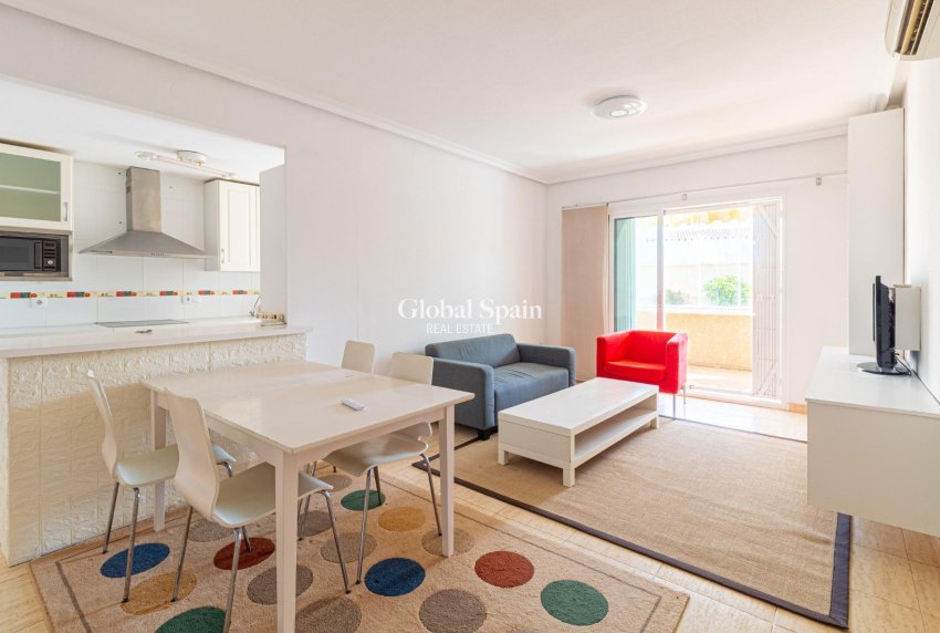 Wederverkoop - APPARTEMENT -
ORIHUELA COSTA - Punta Prima