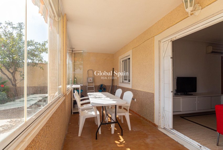 Wederverkoop - APPARTEMENT -
ORIHUELA COSTA - Punta Prima