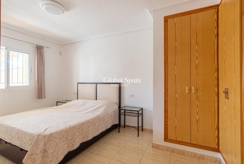 Wederverkoop - APPARTEMENT -
ORIHUELA COSTA - Punta Prima