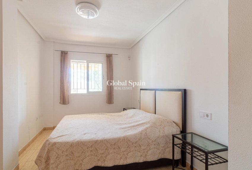 Wederverkoop - APPARTEMENT -
ORIHUELA COSTA - Punta Prima