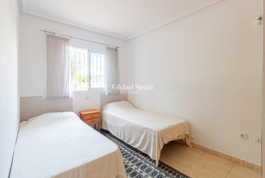 Wederverkoop - APPARTEMENT -
ORIHUELA COSTA - Punta Prima