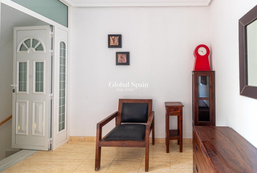 Wederverkoop - APPARTEMENT -
ORIHUELA COSTA - Punta Prima