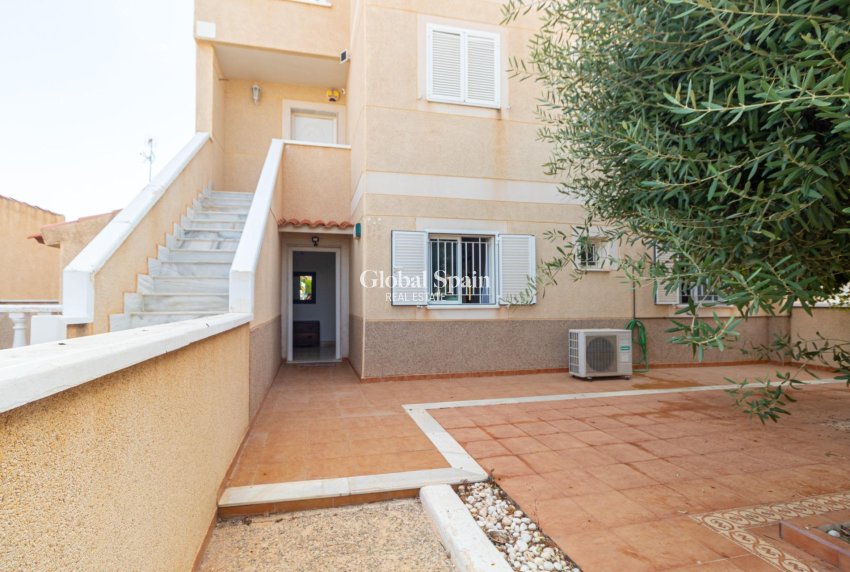 Wederverkoop - APPARTEMENT -
ORIHUELA COSTA - Punta Prima