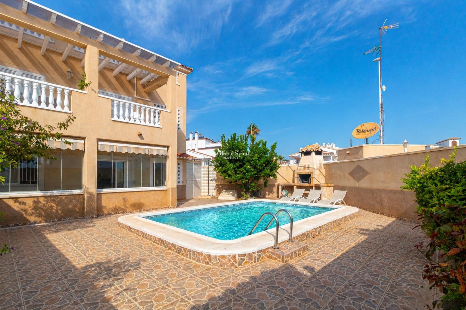 Wederverkoop - APPARTEMENT -
ORIHUELA COSTA - Punta Prima