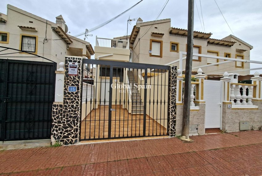 Wederverkoop - APPARTEMENT -
ORIHUELA COSTA - Punta Prima