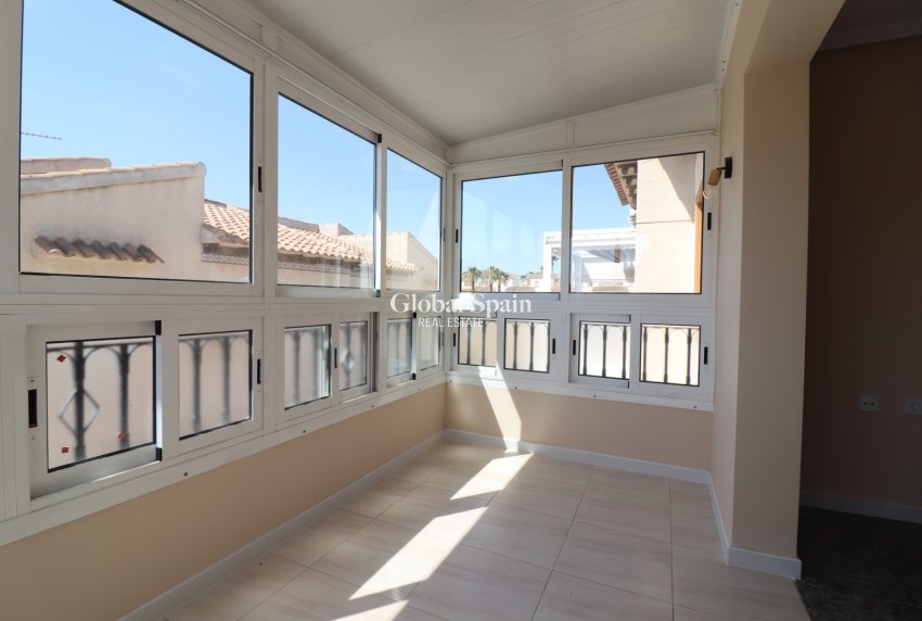 Wederverkoop - APPARTEMENT -
Orihuela Costa - Punta Prima