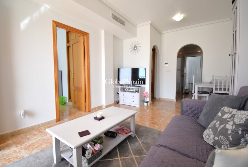 Wederverkoop - APPARTEMENT -
Orihuela Costa - Punta Prima