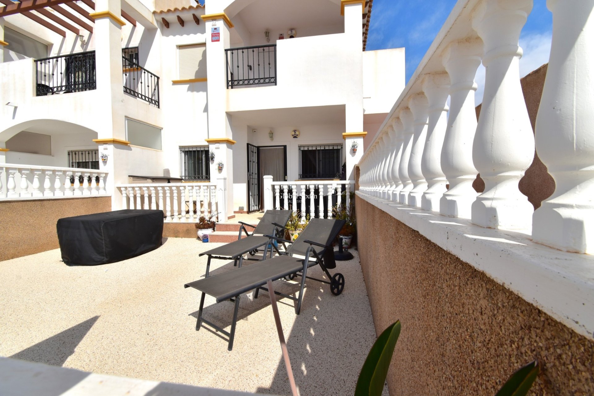 Wederverkoop - APPARTEMENT -
Orihuela Costa - Punta Prima