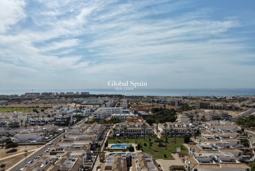 Wederverkoop - APPARTEMENT -
Orihuela Costa - Punta Prima