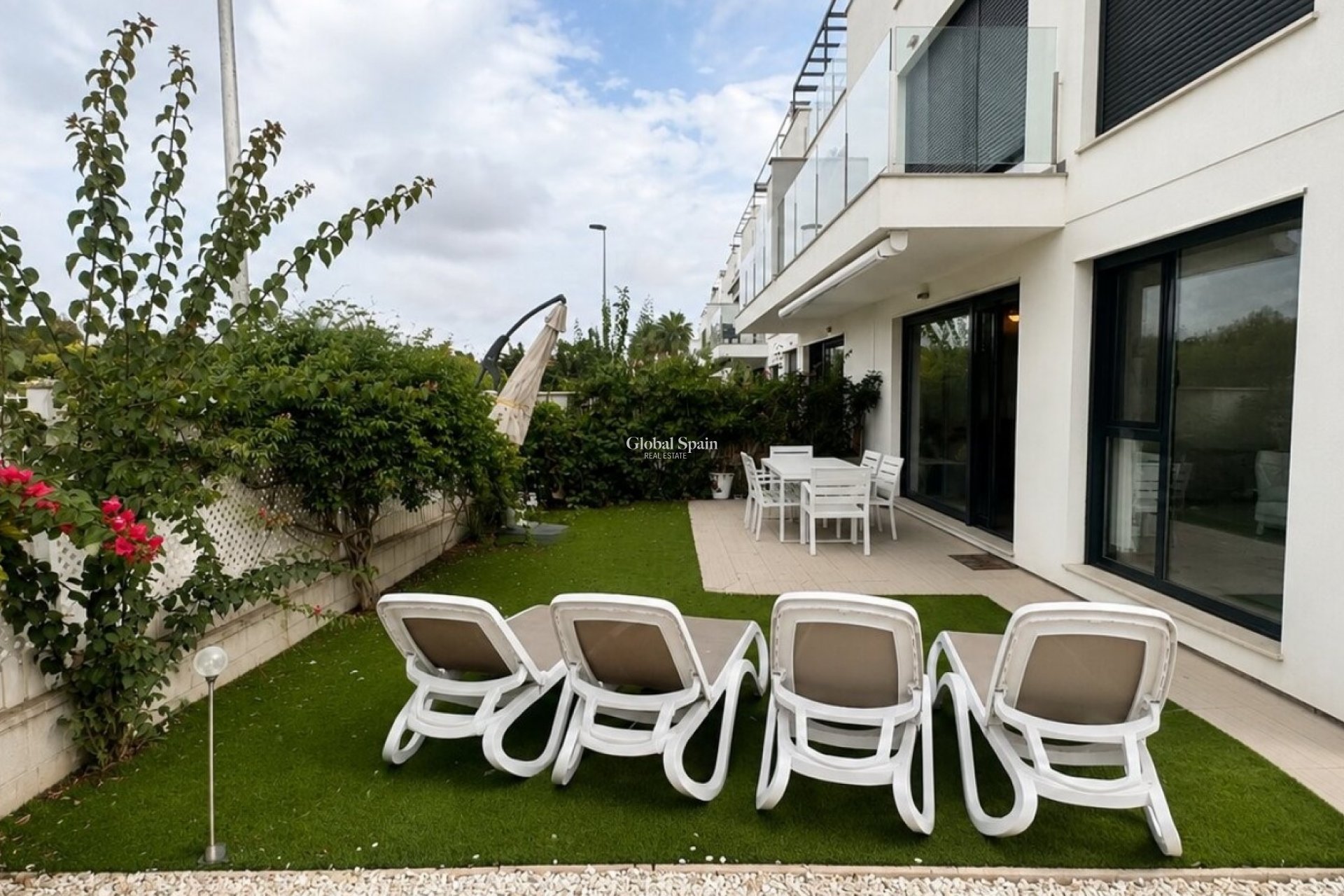 Wederverkoop - APPARTEMENT -
ORIHUELA COSTA - Punta Prima
