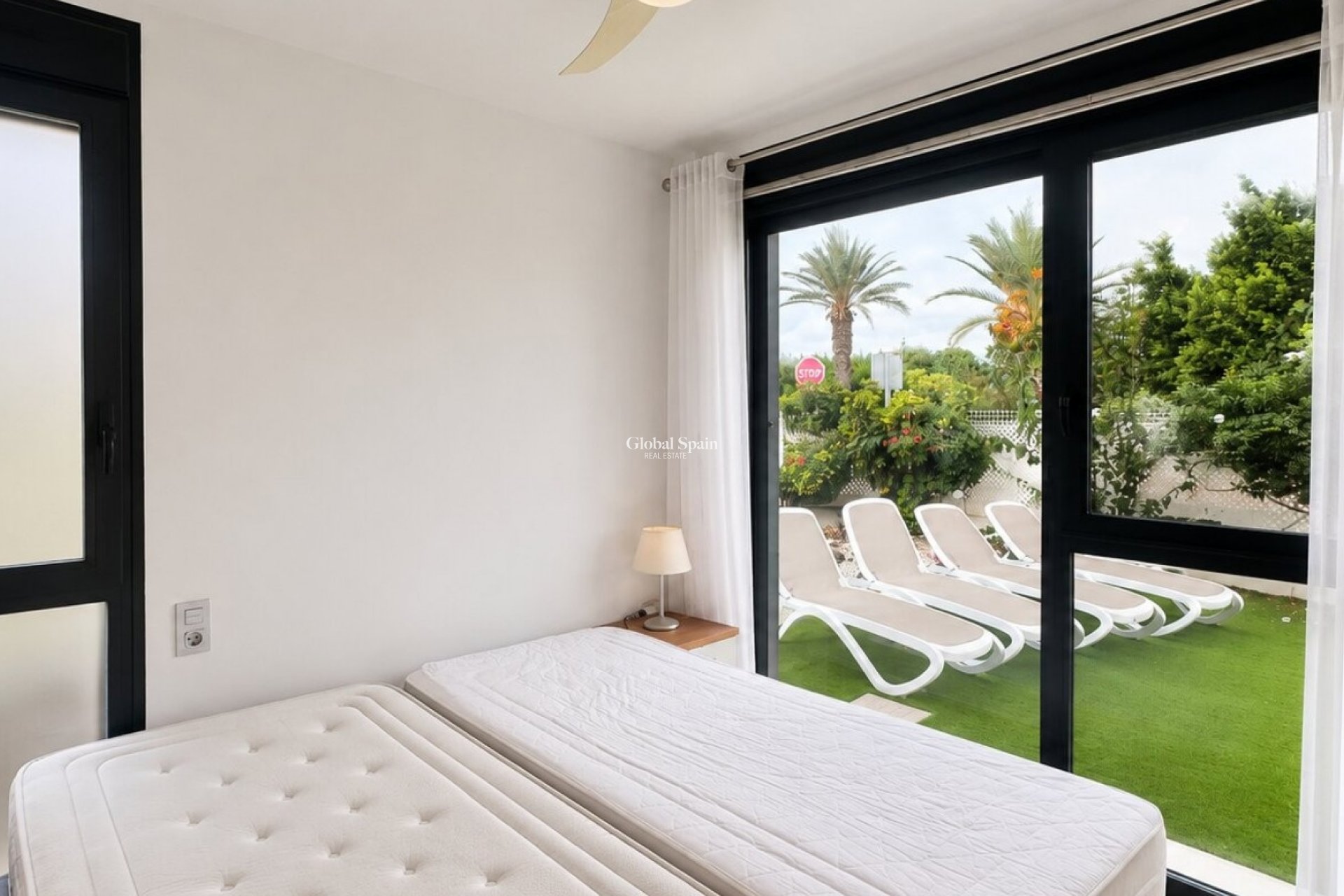Wederverkoop - APPARTEMENT -
ORIHUELA COSTA - Punta Prima