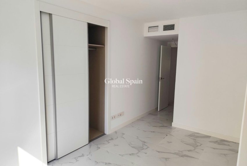Wederverkoop - APPARTEMENT -
ORIHUELA COSTA - Punta Prima