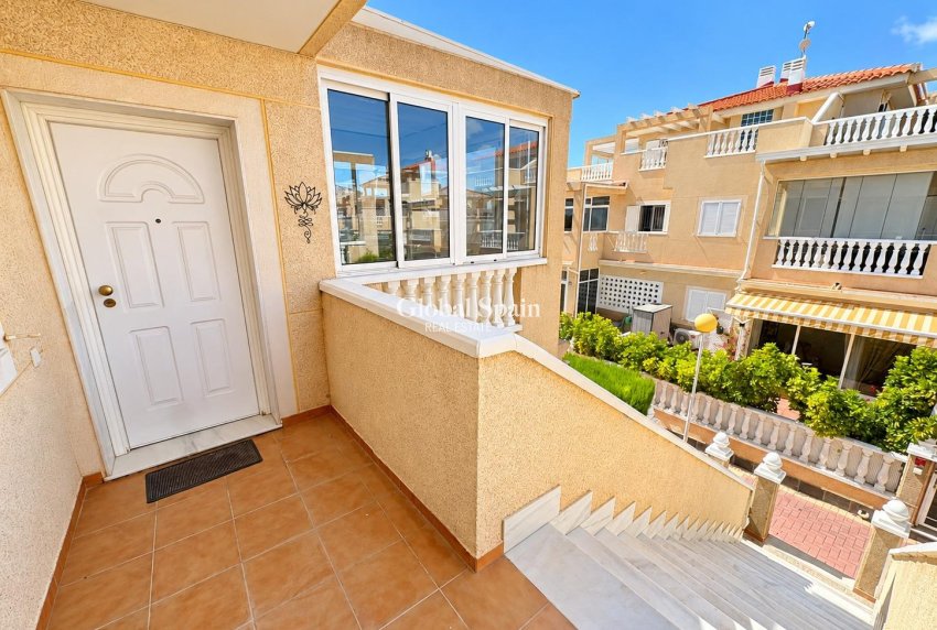 Wederverkoop - APPARTEMENT -
ORIHUELA COSTA - Punta Prima
