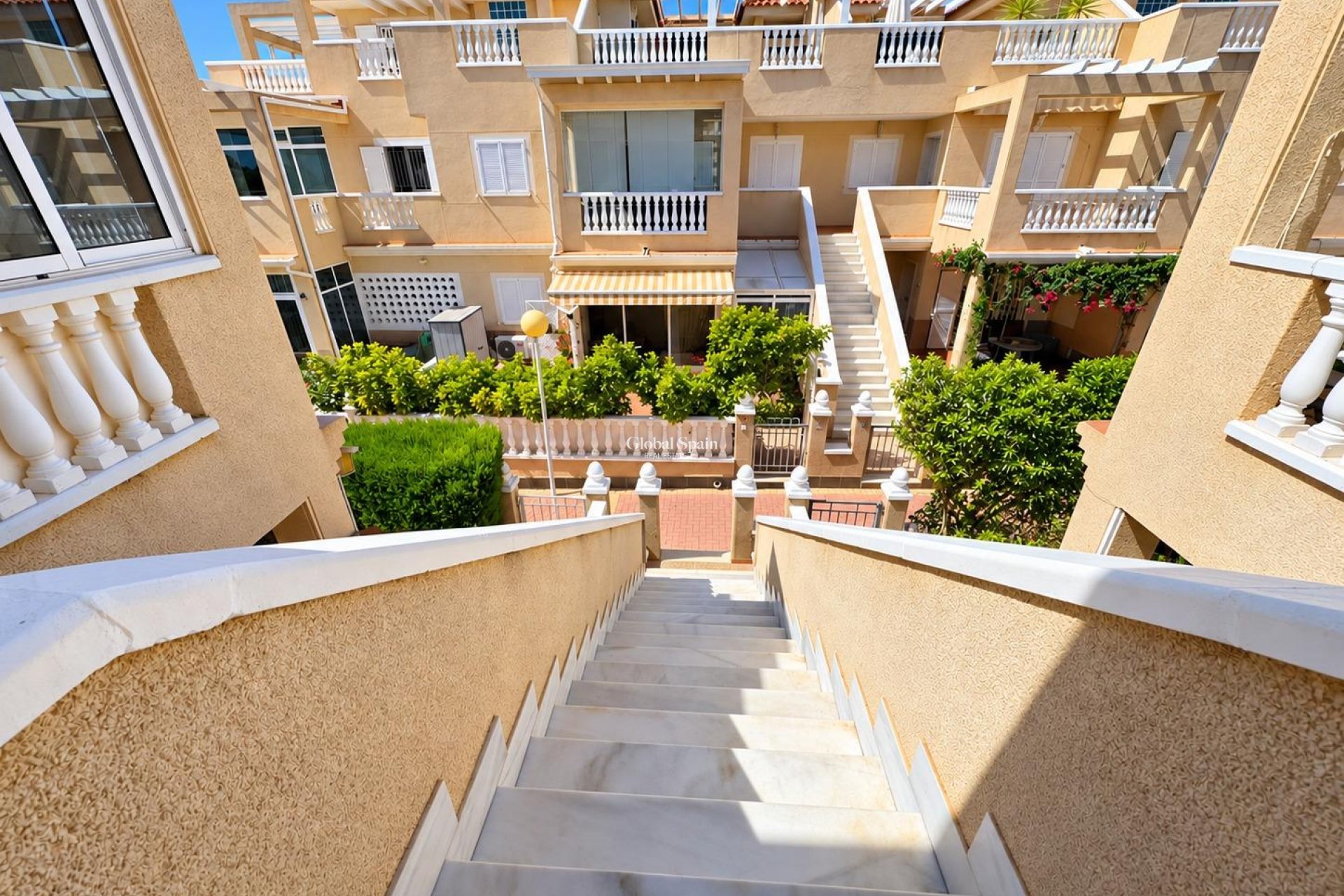 Wederverkoop - APPARTEMENT -
ORIHUELA COSTA - Punta Prima