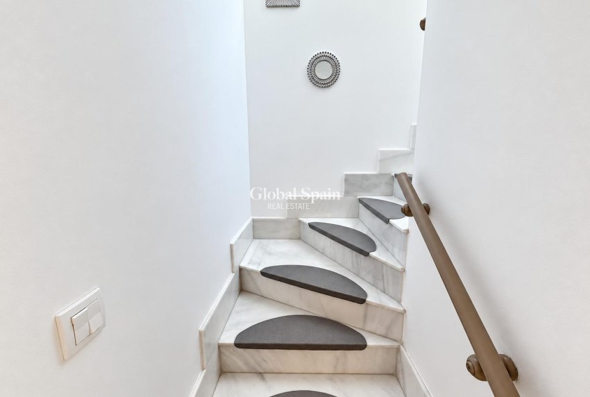 Wederverkoop - APPARTEMENT -
ORIHUELA COSTA - Punta Prima