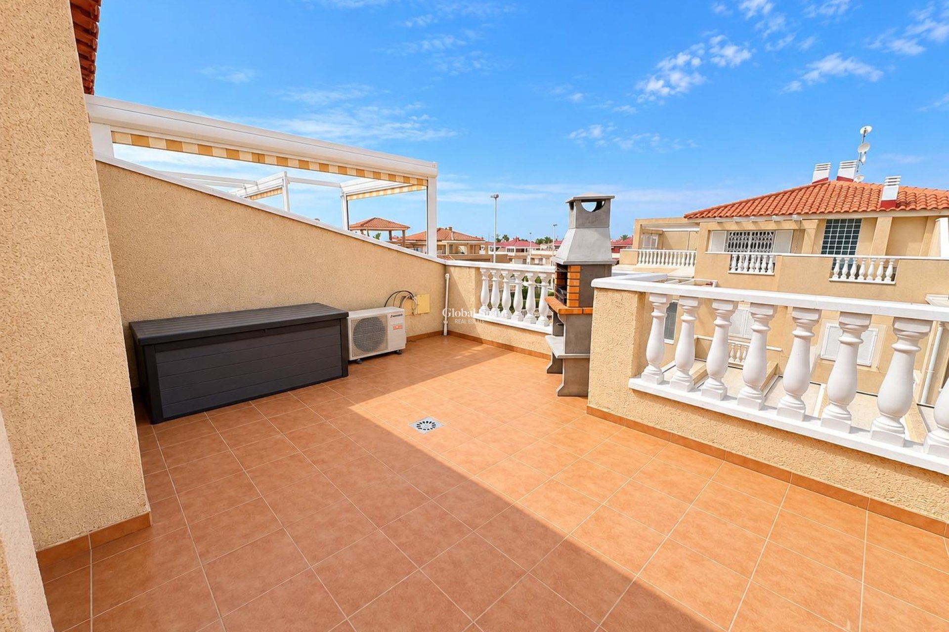 Wederverkoop - APPARTEMENT -
ORIHUELA COSTA - Punta Prima