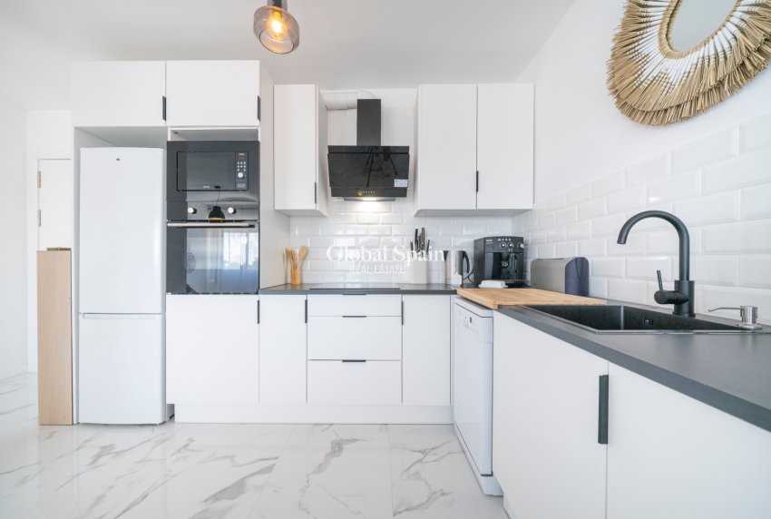 Wederverkoop - Appartement -
ORIHUELA COSTA - Punta Prima