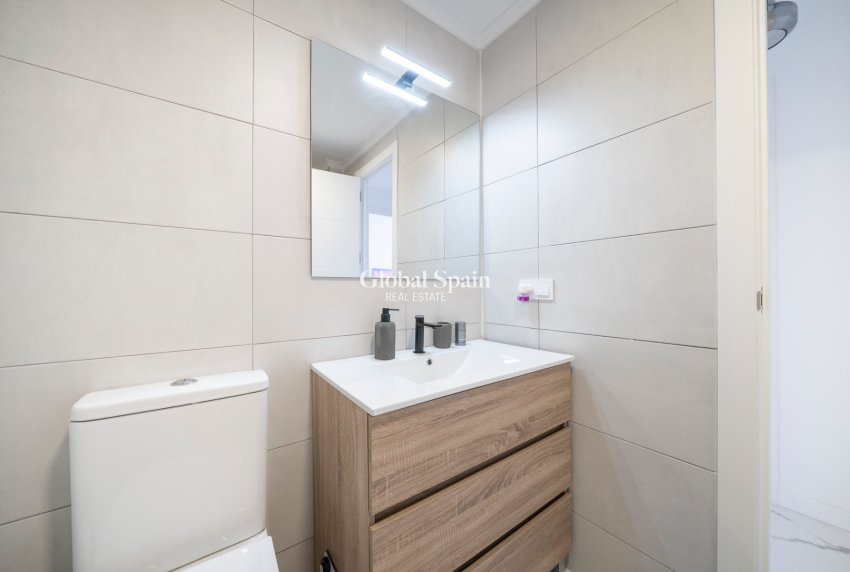 Wederverkoop - Appartement -
ORIHUELA COSTA - Punta Prima