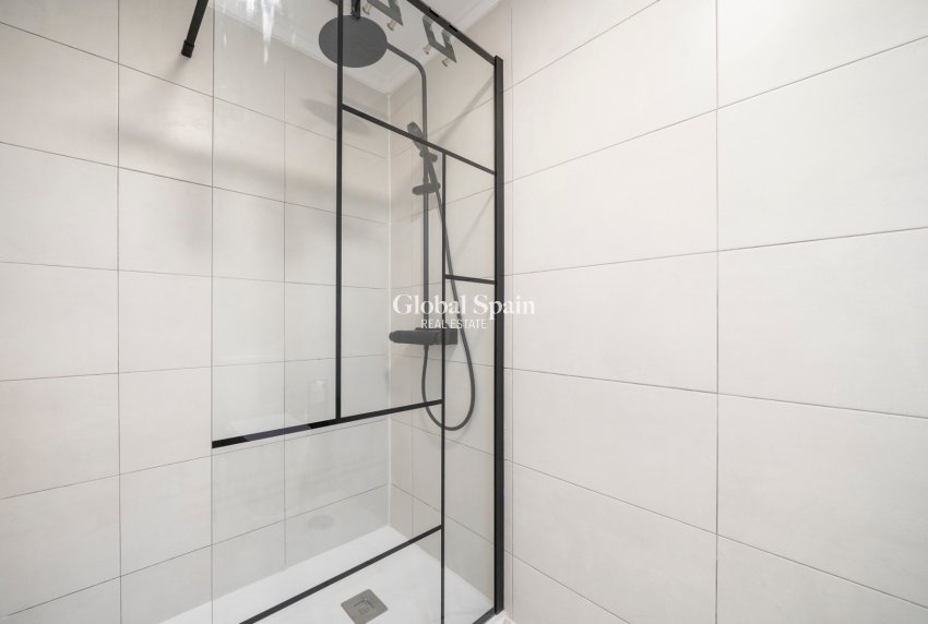 Wederverkoop - Appartement -
ORIHUELA COSTA - Punta Prima