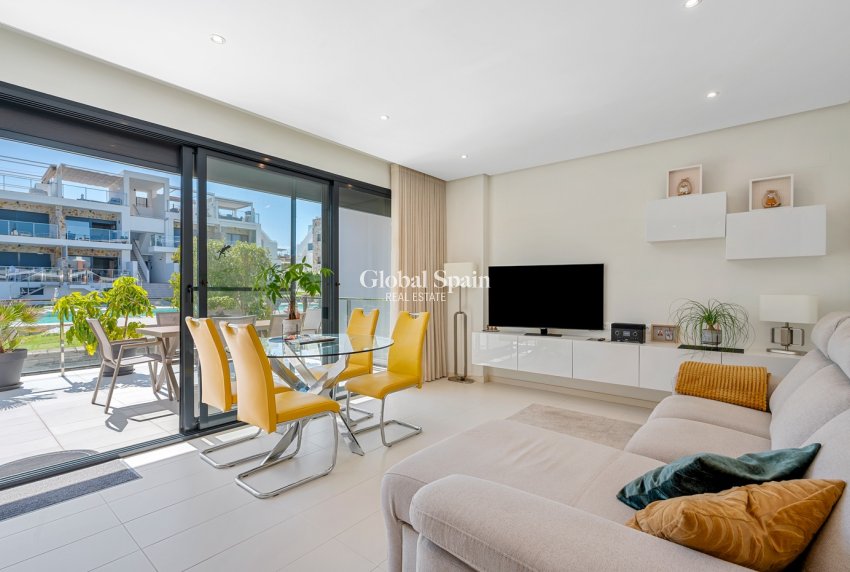 Wederverkoop - Appartement -
ORIHUELA COSTA - Punta Prima