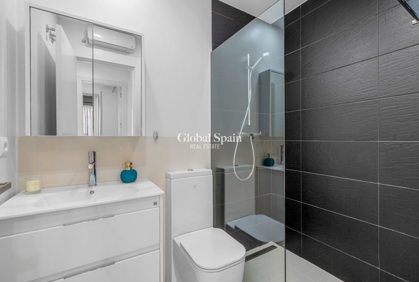 Wederverkoop - Appartement -
ORIHUELA COSTA - Punta Prima