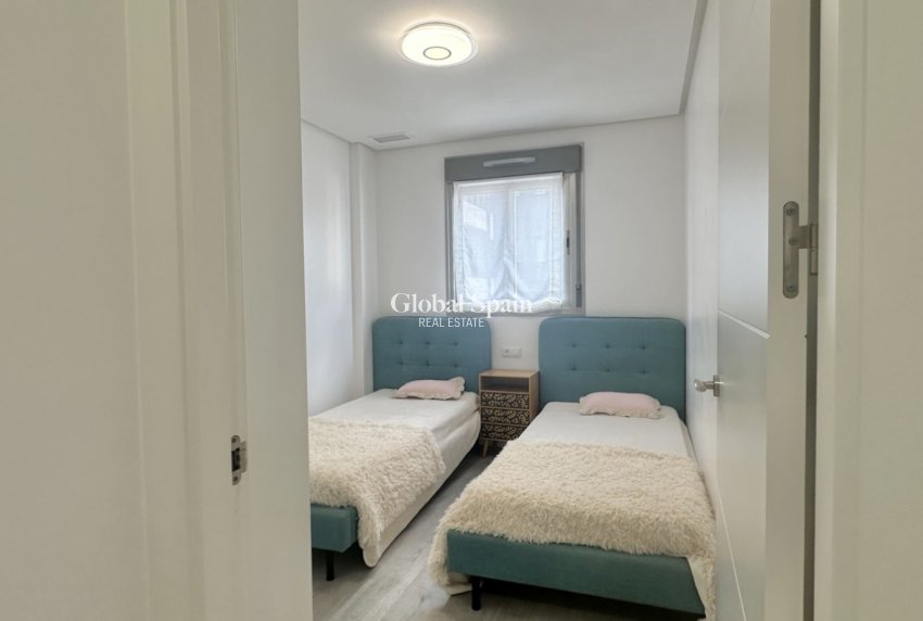 Wederverkoop - Appartement -
ORIHUELA COSTA - VILLAMARTÍN