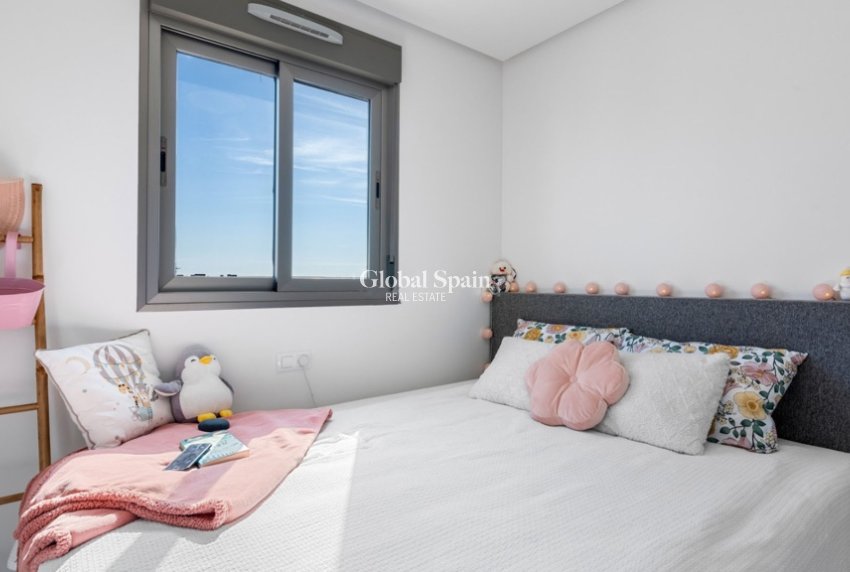 Wederverkoop - Appartement -
ORIHUELA COSTA - VILLAMARTÍN