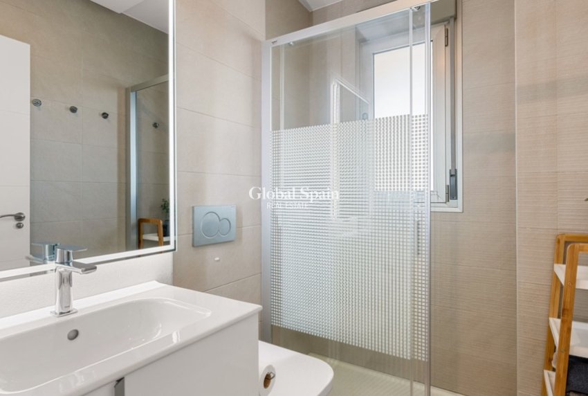 Wederverkoop - Appartement -
ORIHUELA COSTA - VILLAMARTÍN