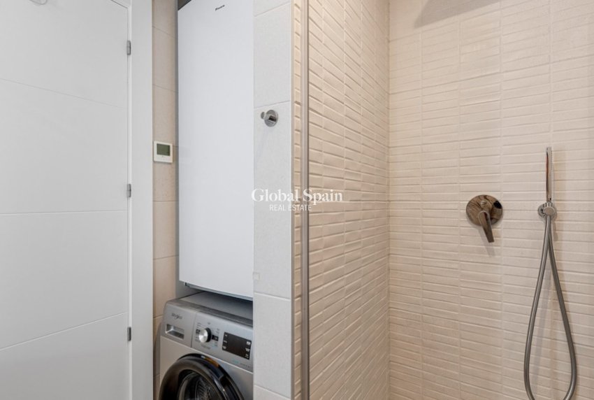 Wederverkoop - Appartement -
ORIHUELA COSTA - VILLAMARTÍN