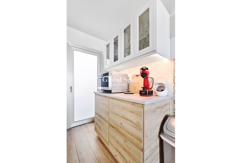 Wederverkoop - Appartement -
ORIHUELA COSTA - VILLAMARTÍN