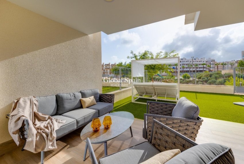 Wederverkoop - Appartement -
ORIHUELA COSTA - VILLAMARTÍN