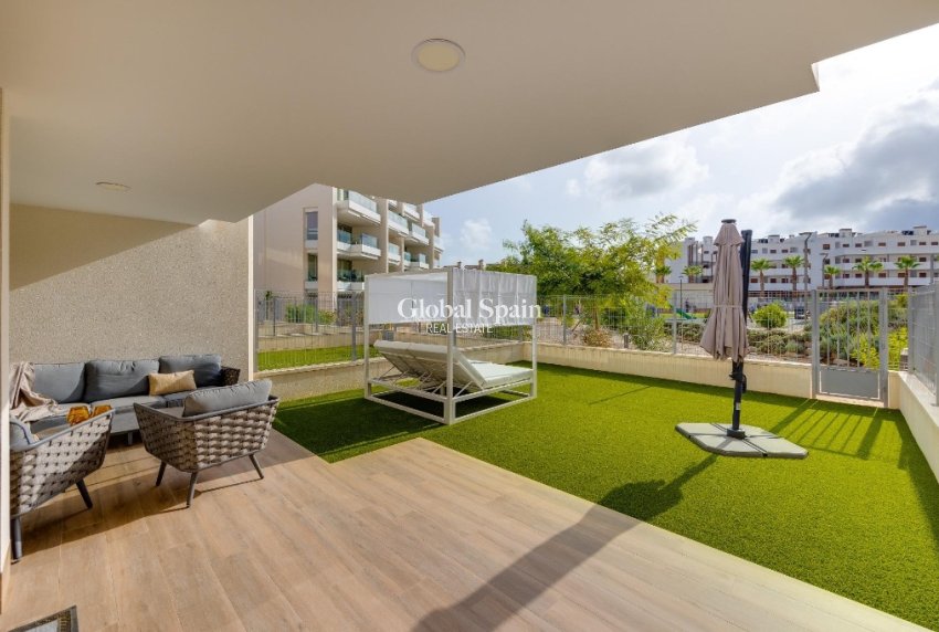 Wederverkoop - Appartement -
ORIHUELA COSTA - VILLAMARTÍN