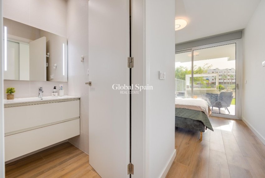 Wederverkoop - Appartement -
ORIHUELA COSTA - VILLAMARTÍN