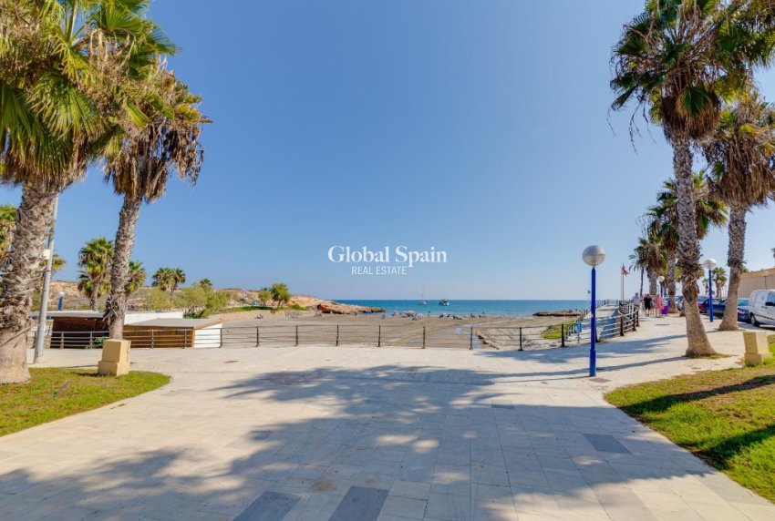 Wederverkoop - Appartement -
ORIHUELA COSTA - VILLAMARTÍN