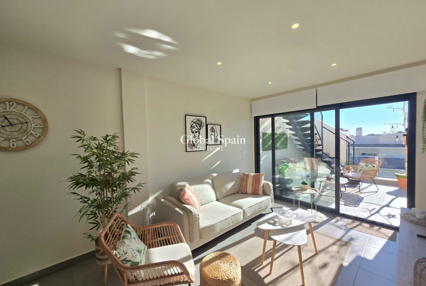 Wederverkoop - APPARTEMENT -
ORIHUELA COSTA - Villamartín *