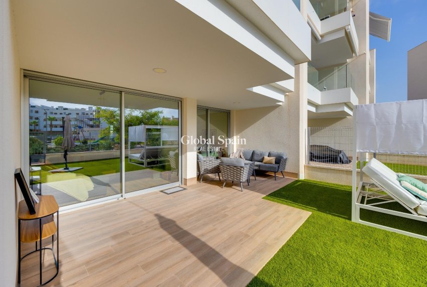 Wederverkoop - APPARTEMENT -
ORIHUELA COSTA - VILLAMARTÍN