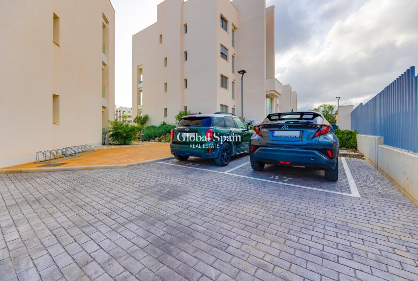 Wederverkoop - APPARTEMENT -
ORIHUELA COSTA - VILLAMARTÍN